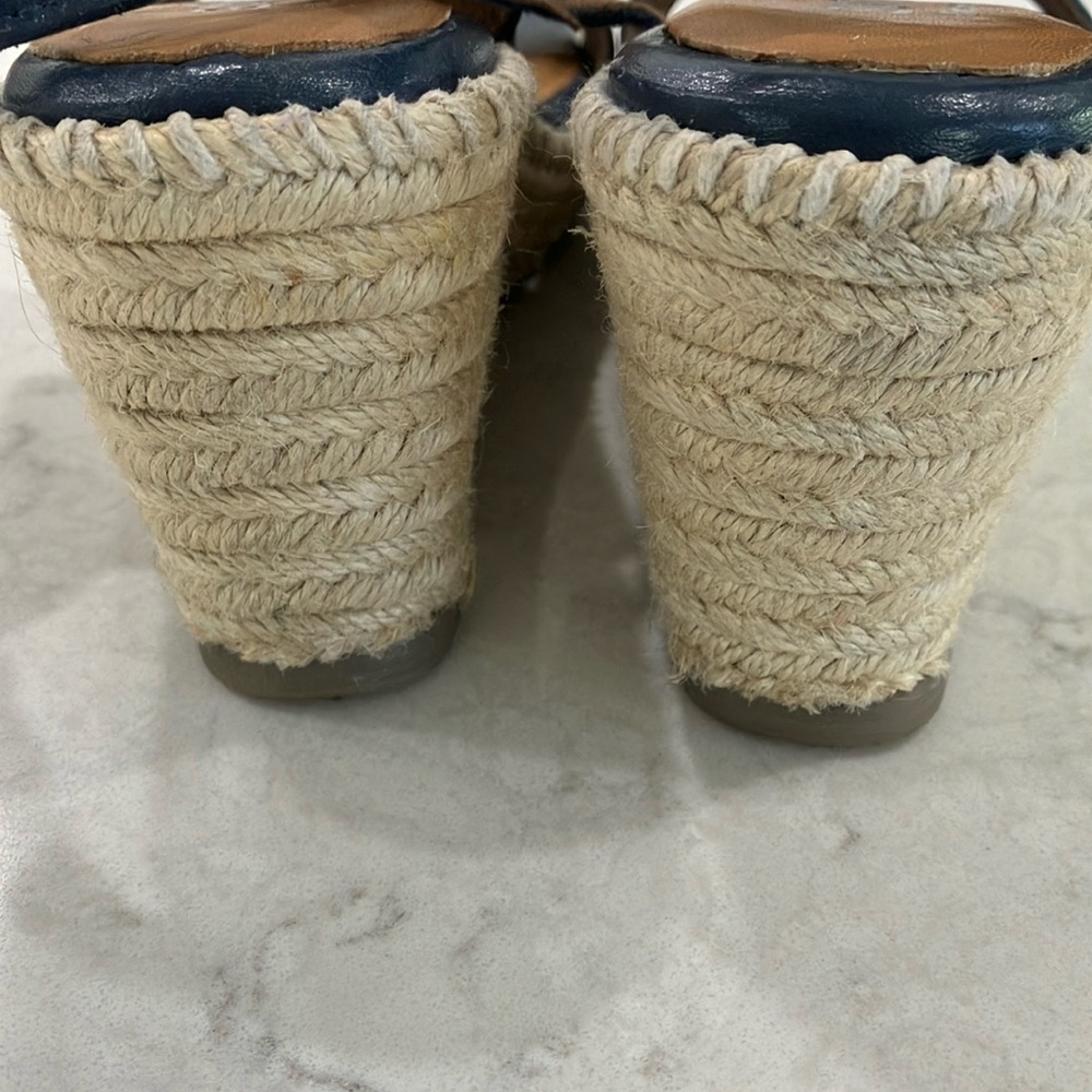 Softwalk Hartley Navy Leather Wedge‎ Espadrille Sandals W/Box Sz 7.5- EUC - Picture 9 of 15